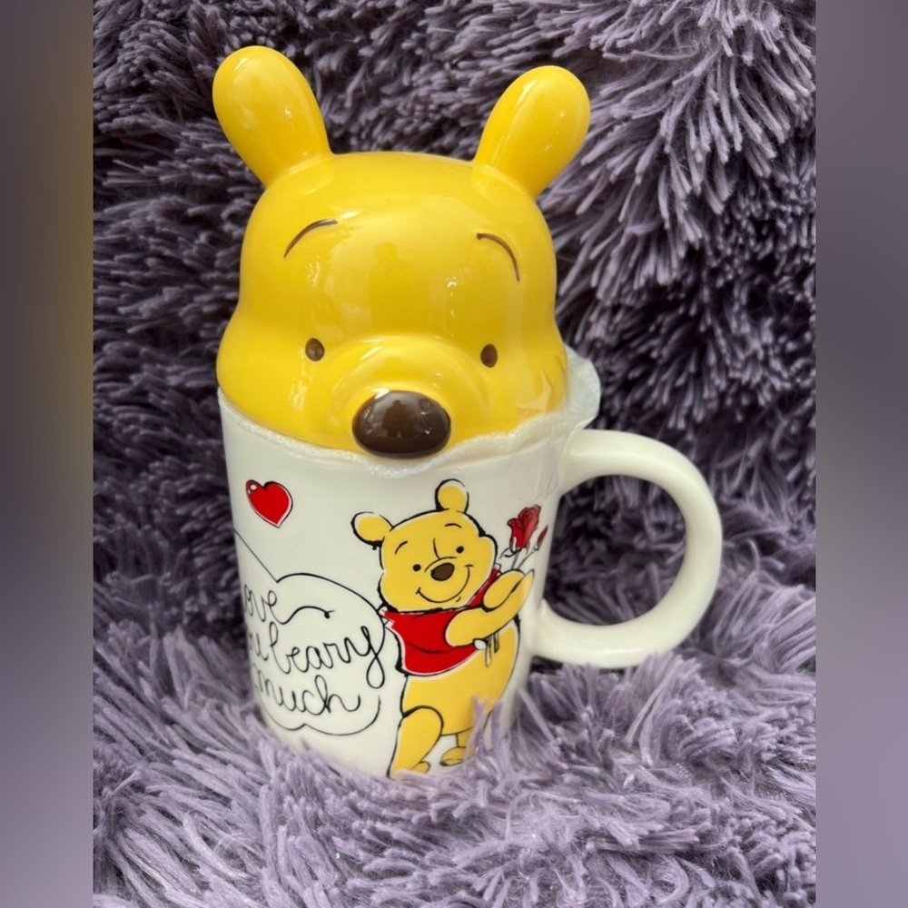 Disney Winnie The Pooh Valentines Coffee / Tea mug cup with lid